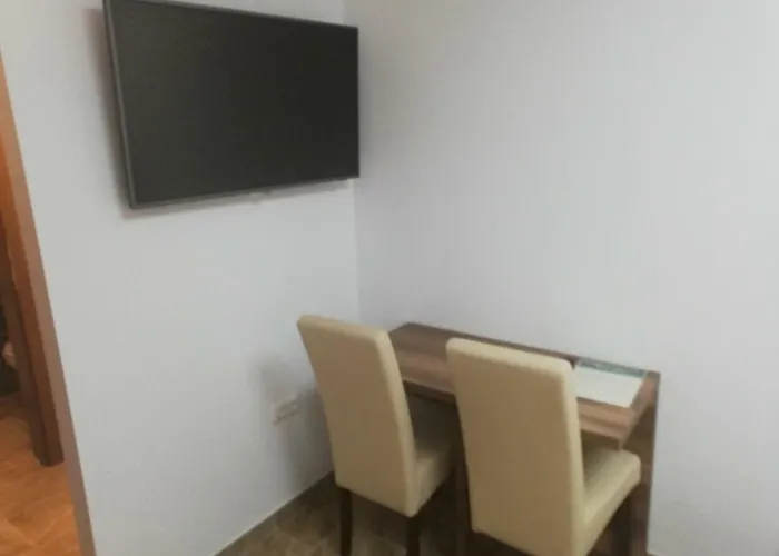 בית הארחה Haus Alexis