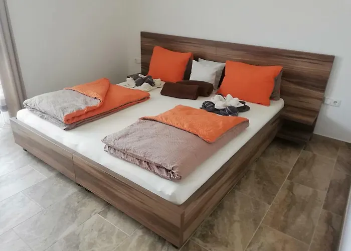 Haus Alexis בית הארחה פאק אם סי